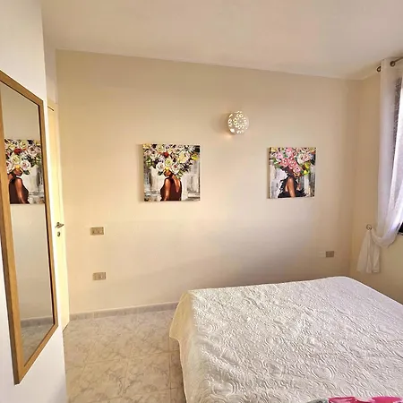 Mary Near Villasimius Villa Quartu SantʼElena