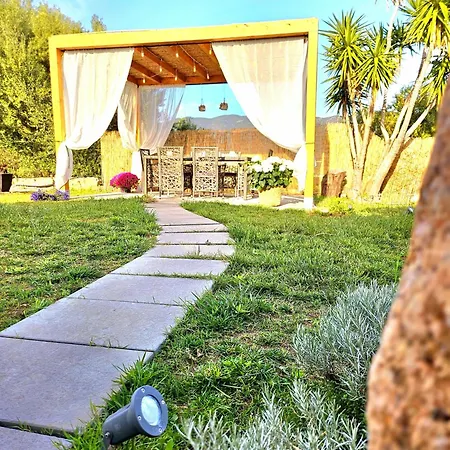 Mary Near Villasimius Villa Quartu SantʼElena